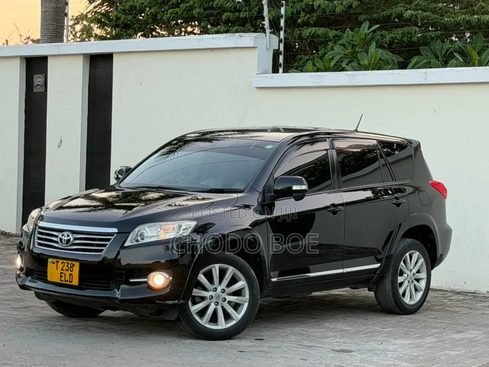 Toyota Vanguard 2011 Black