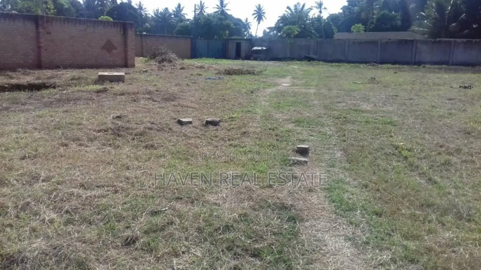 2.3acres Along Main Road Linauzwa Kibaha Visiga