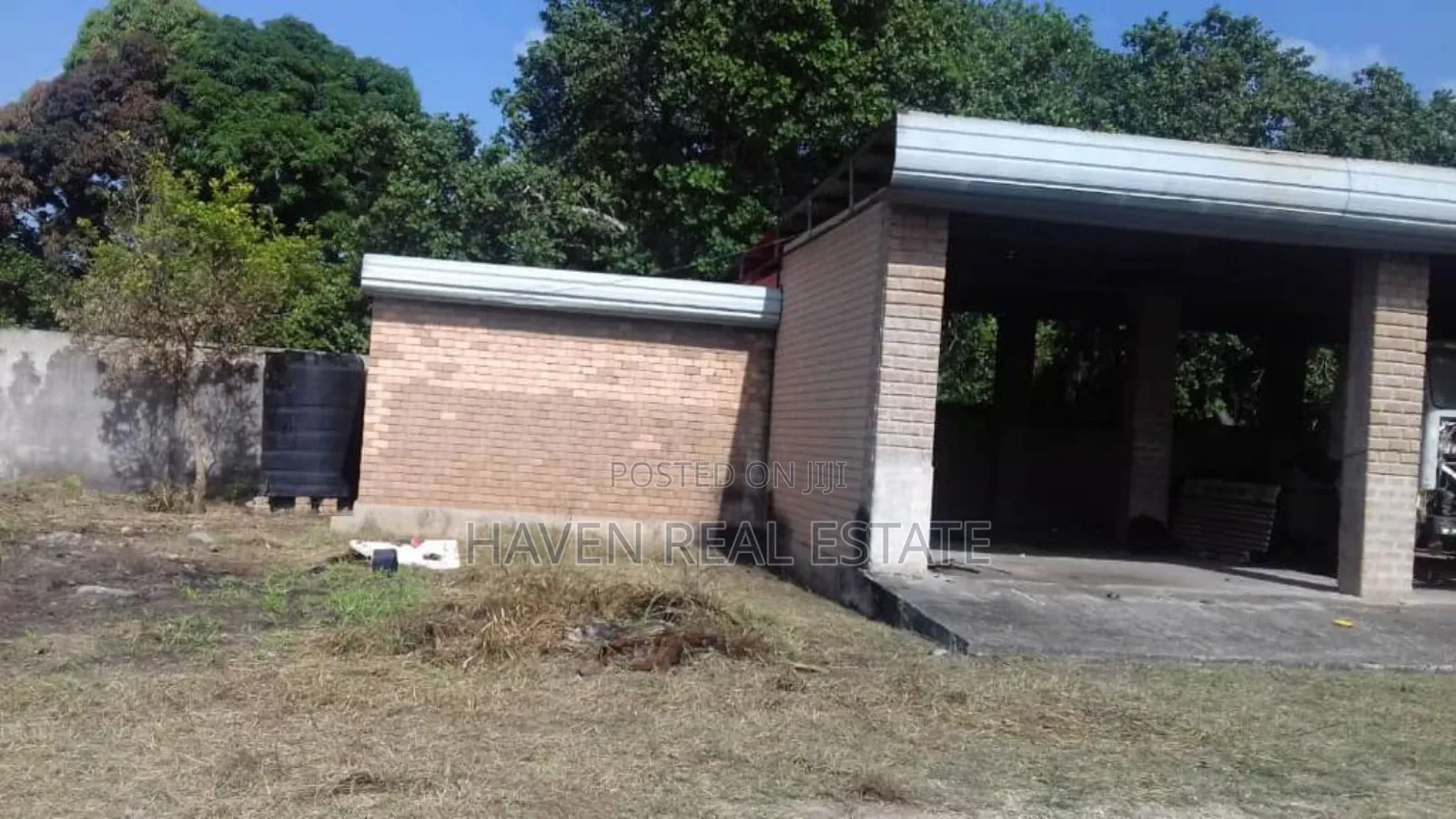 2.3acres Along Main Road Linauzwa Kibaha Visiga