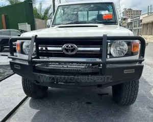 Toyota Land Cruiser 76 Series 2013 Off white