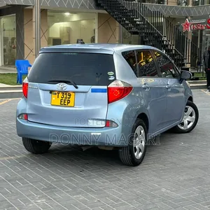 Toyota Ractis 1.5 AWD 2012 Blue