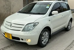 Toyota IST 2005 White