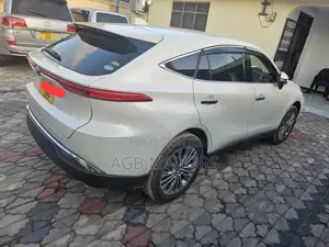 Toyota Harrier 2.0 2020 White