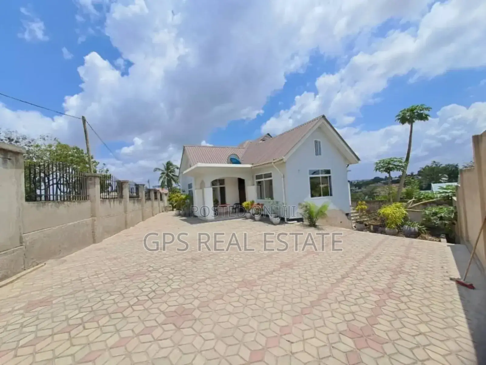 3bdrm House in Kimara Temboni, Kinondoni for sale