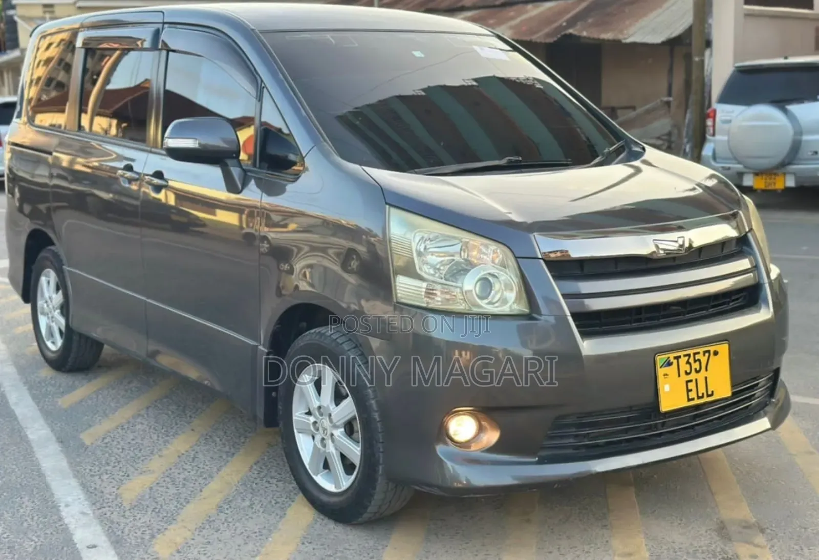 Toyota Noah 2007 Gray