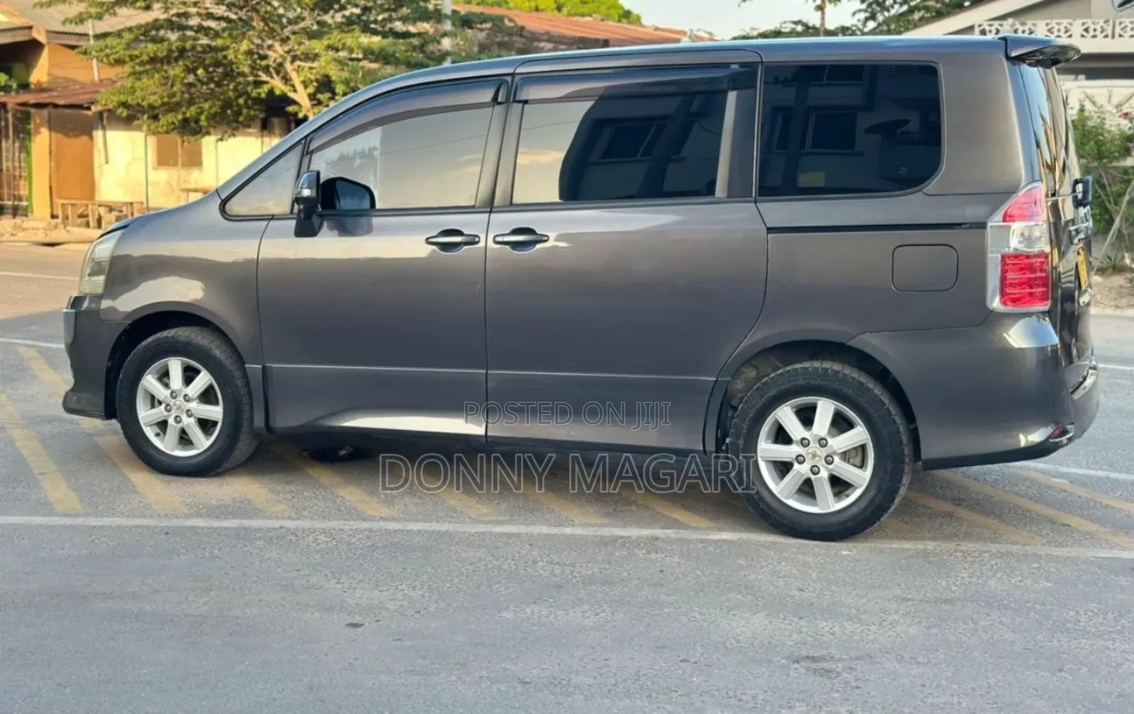 Toyota Noah 2007 Gray