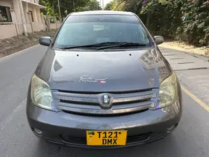 Toyota IST 2005 Gray