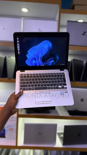 Laptop HP EliteBook 820 G3 8GB Intel Core I5 SSD 256GB