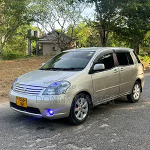 Toyota Raum 2005 Silver