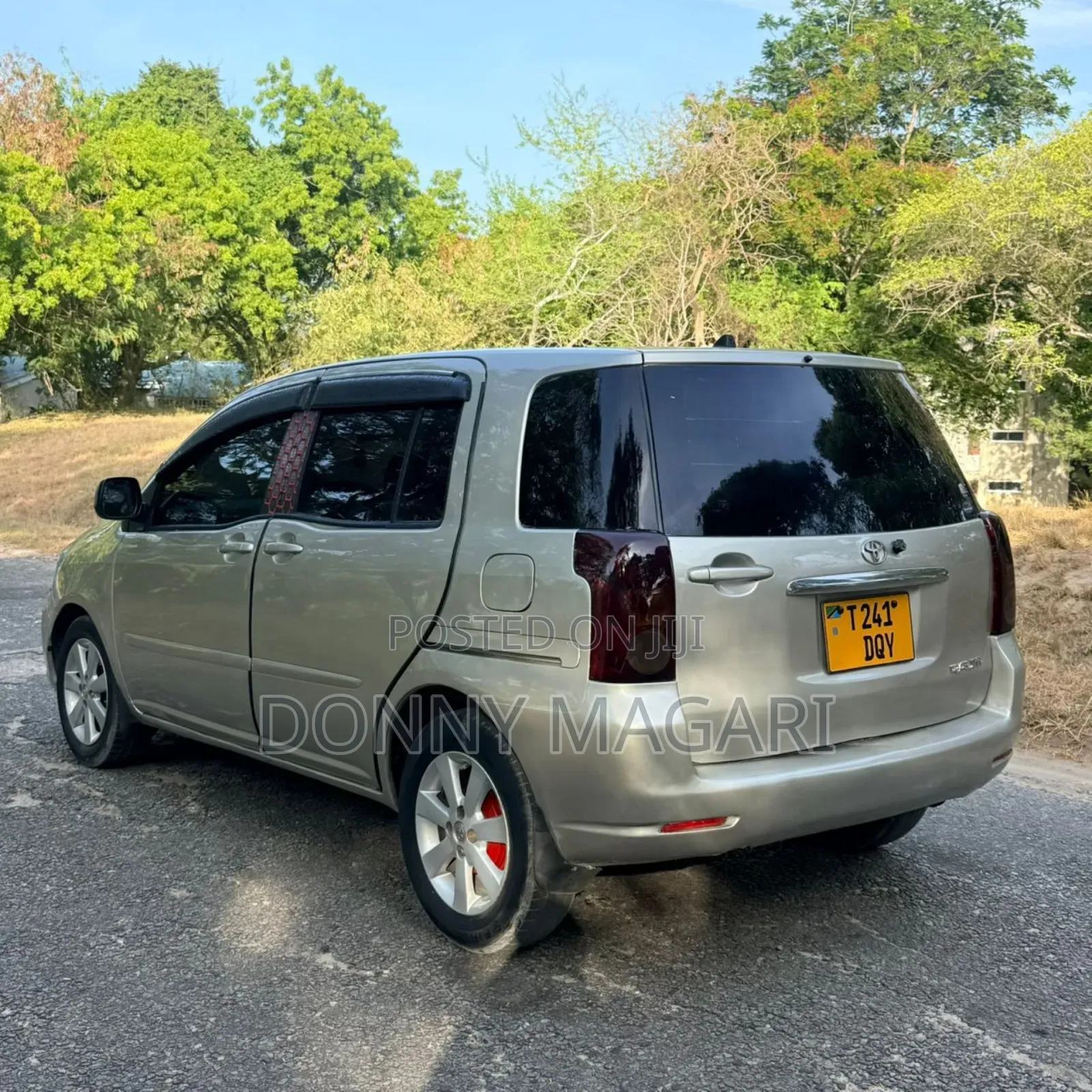 Toyota Raum 2005 Silver