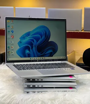 Laptop HP EliteBook 840 G10 16GB Intel Core I7 SSD 256GB