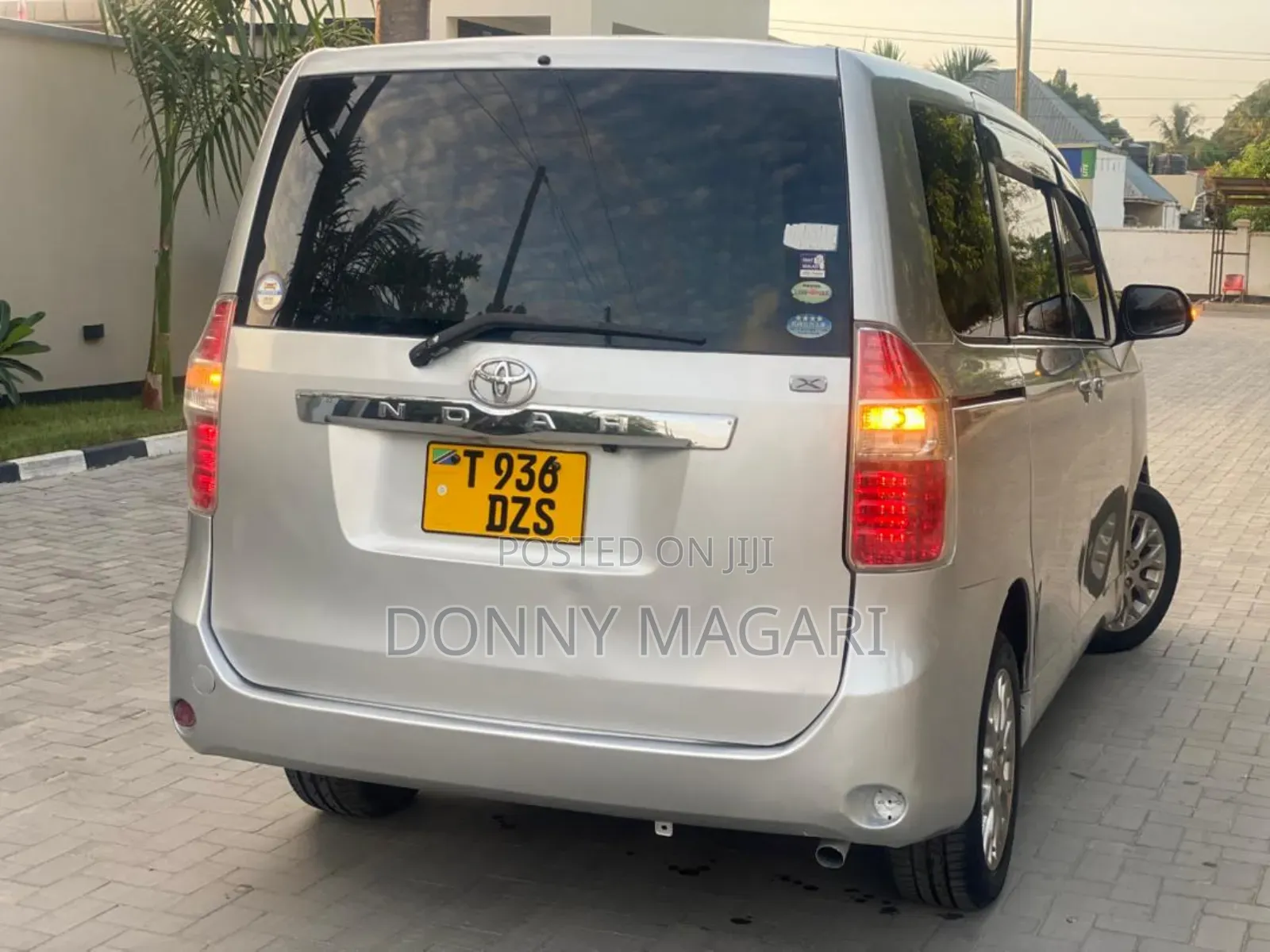 Toyota Noah 2007 Silver