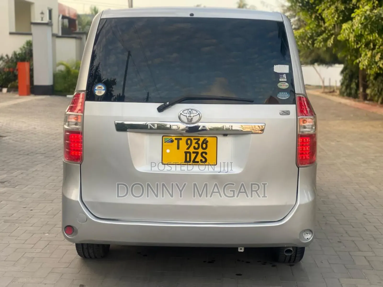 Toyota Noah 2007 Silver