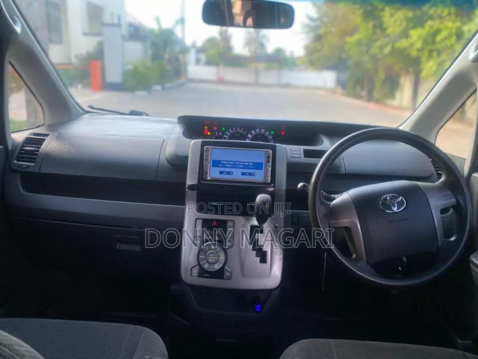 Toyota Noah 2007 Silver