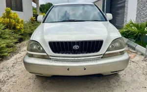 Toyota Harrier 2004 White