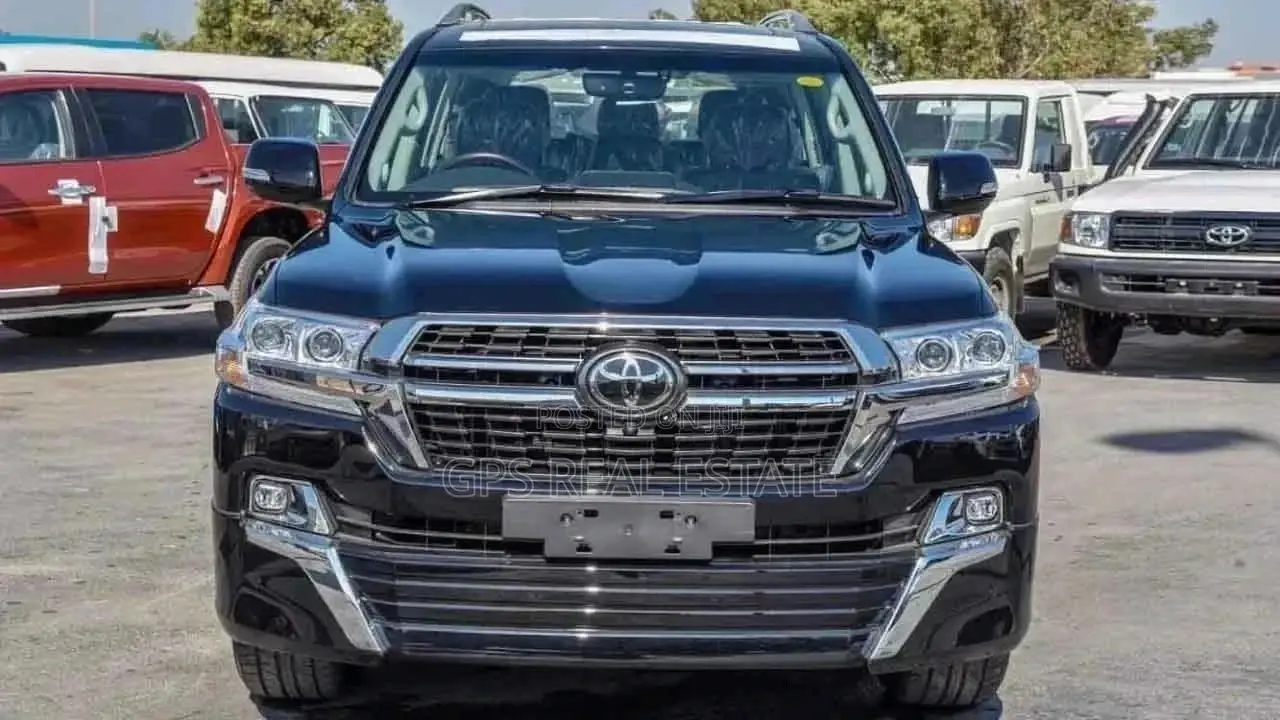Toyota Land Cruiser 2018 4.6 V8 GX Black