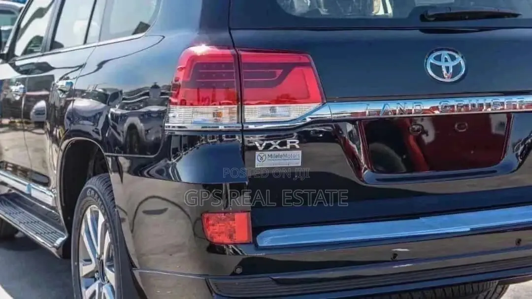 Toyota Land Cruiser 2018 4.6 V8 GX Black