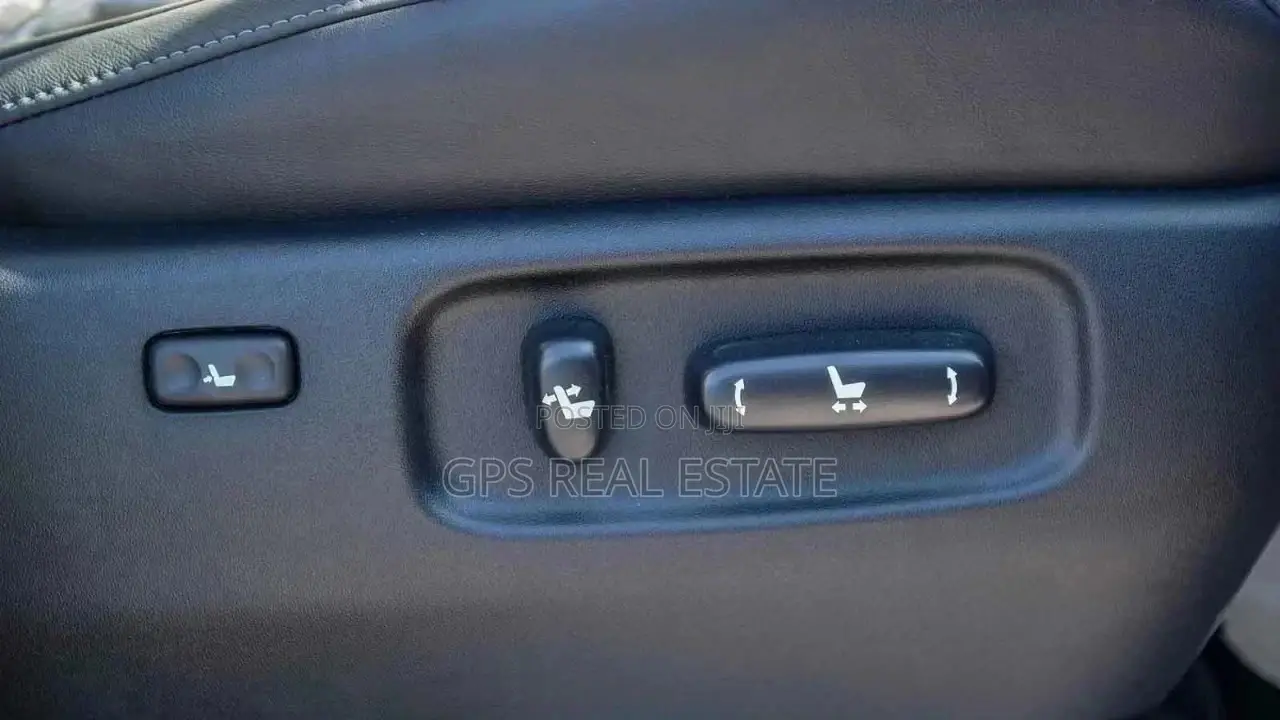 Toyota Land Cruiser 2018 4.6 V8 GX Black
