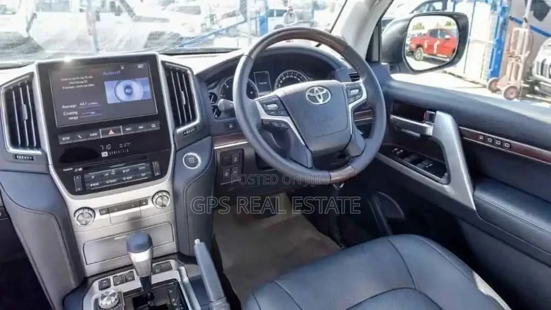Toyota Land Cruiser 2018 4.6 V8 GX Black