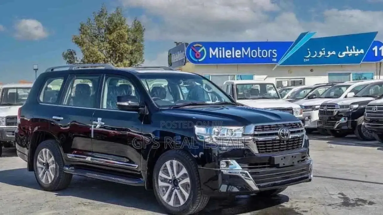 Toyota Land Cruiser 2018 4.6 V8 GX Black
