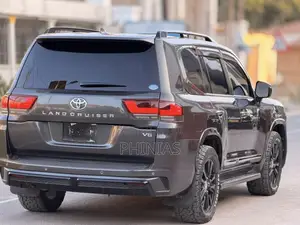 Toyota Land Cruiser 2018 Gray
