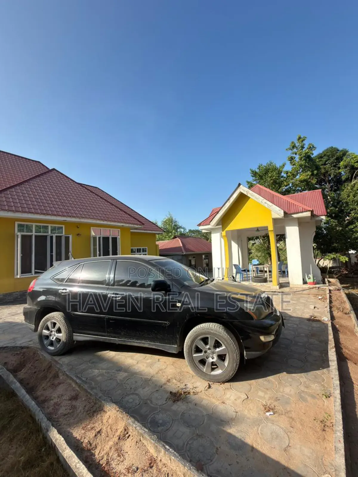 6bdrm House in Kinyerezi for sale