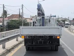 Mitsubishi Canter Crane Truck