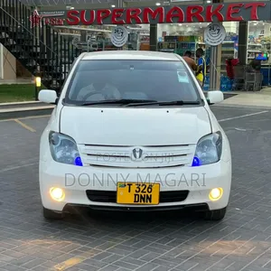 Toyota IST 2005 White