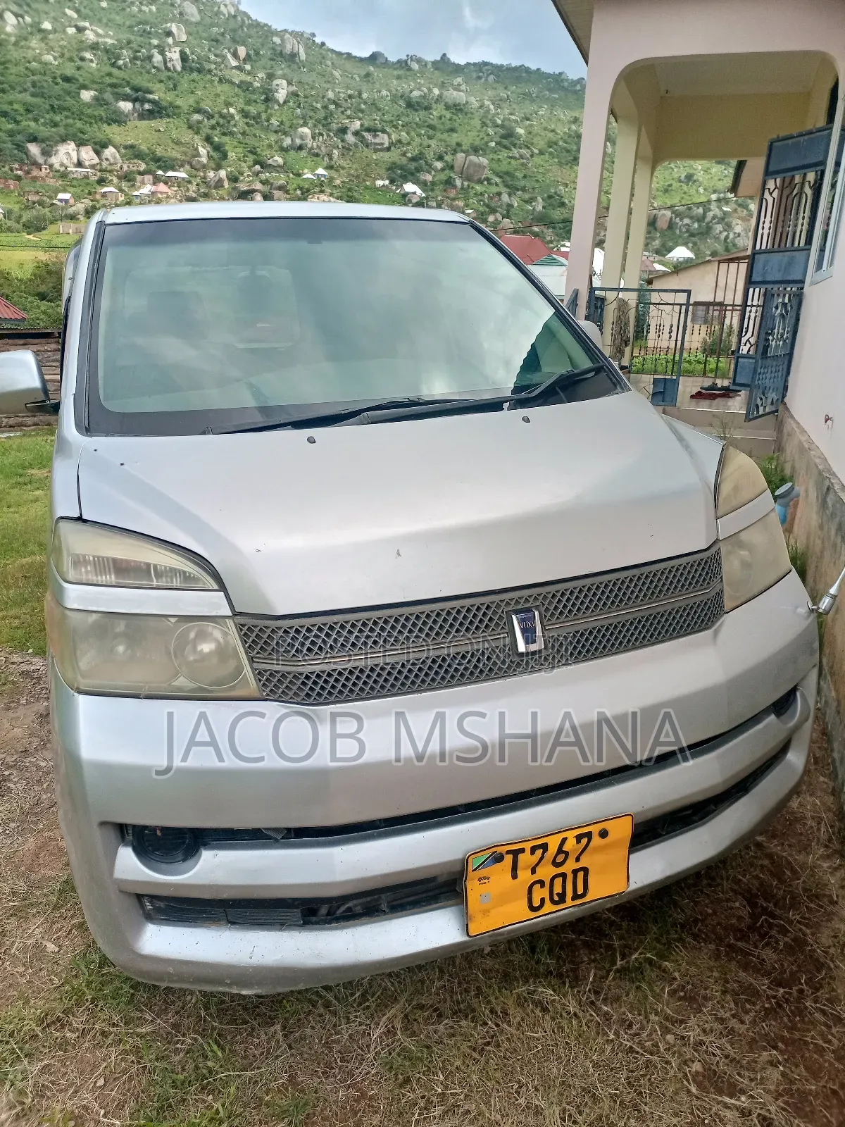 Toyota Voxy 2006 Silver