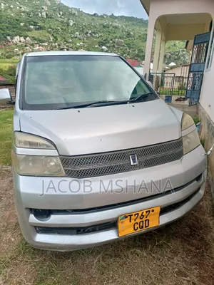 Toyota Voxy 2006 Silver