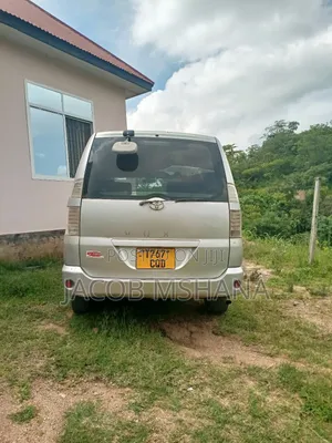 Toyota Voxy 2006 Silver