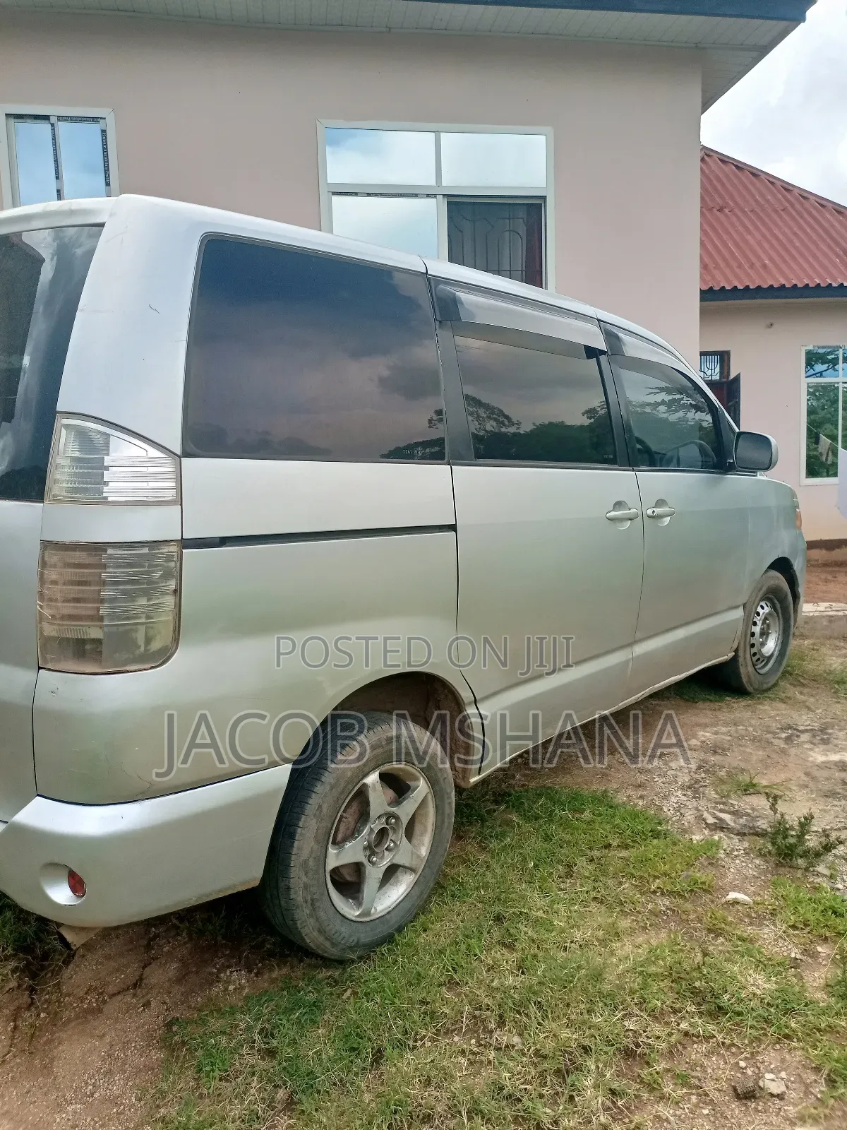 Toyota Voxy 2006 Silver