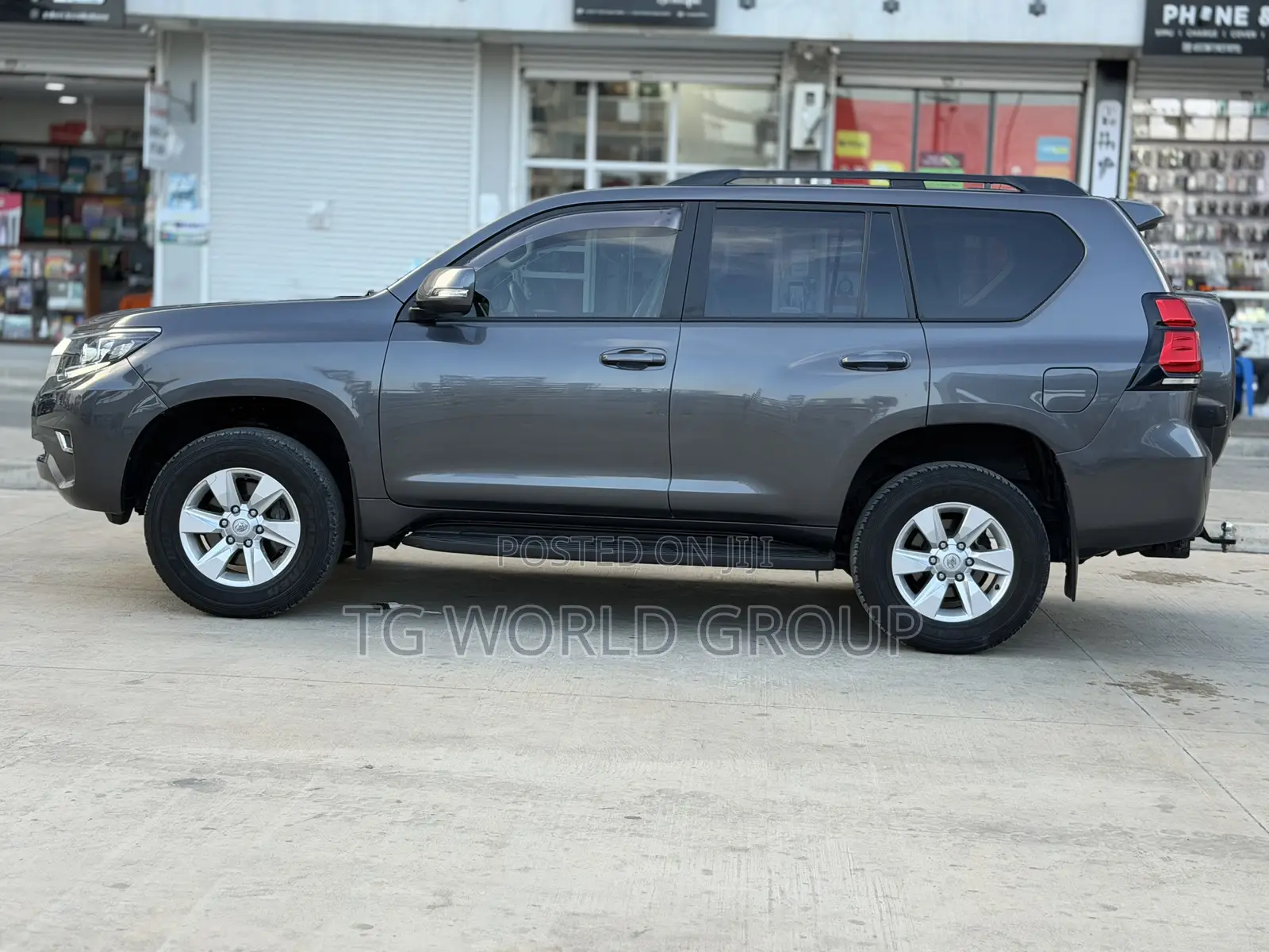 Toyota Land Cruiser Prado 2.8 2022 Gray