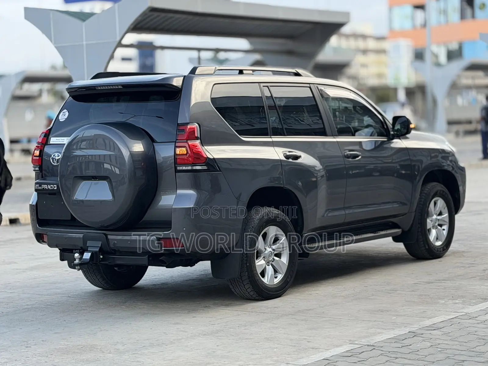 Toyota Land Cruiser Prado 2.8 2022 Gray