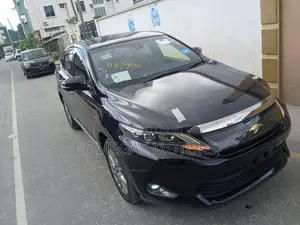 Toyota Harrier 2.0 2015 Black