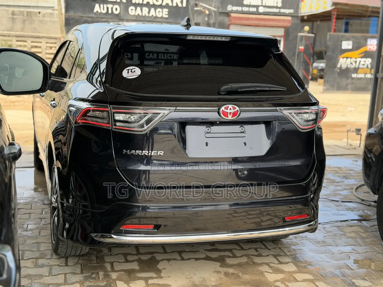 Toyota Harrier 2.0 2015 Blue