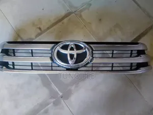 Hilux Revo Grill