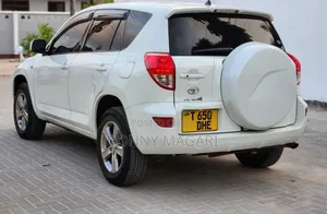 Toyota RAV4 2008 White