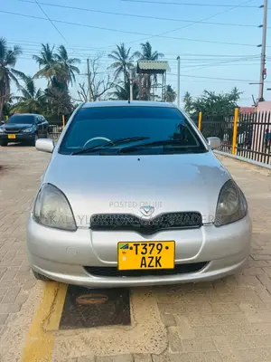 Toyota Vitz 2003 Silver