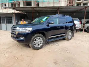 Toyota Land Cruiser 4.6 V8 ZX 2018 Blue