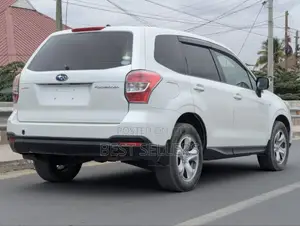 Subaru Forester 2.0XT Premium 4dr SUV AWD (2.0L 4cyl Turbo CVT) 2014 White