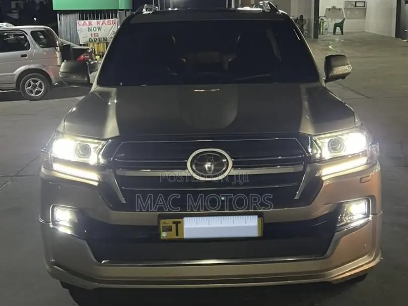 Toyota Land Cruiser 4.5 V8 VXR 2016 Gold
