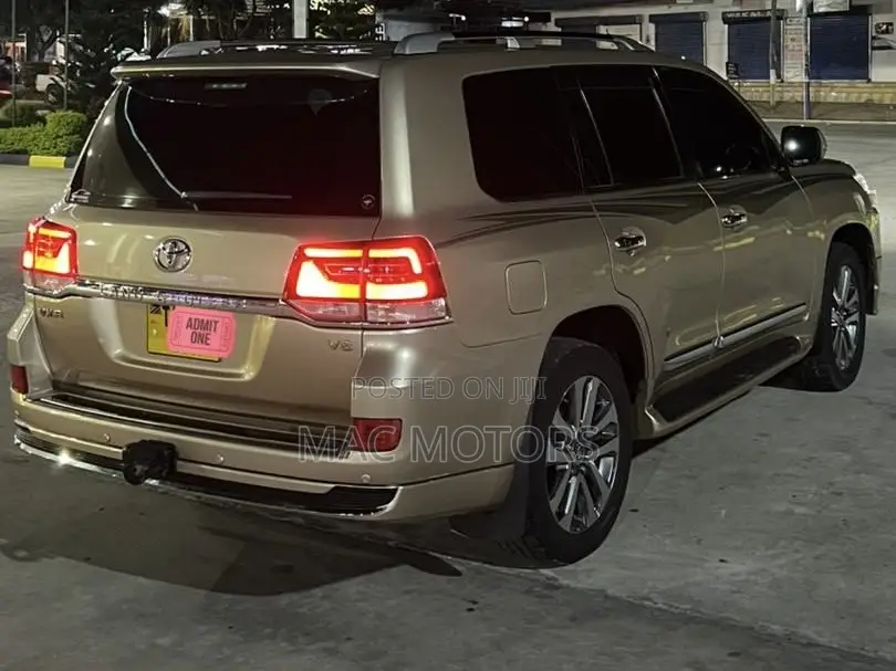 Toyota Land Cruiser 4.5 V8 VXR 2016 Gold