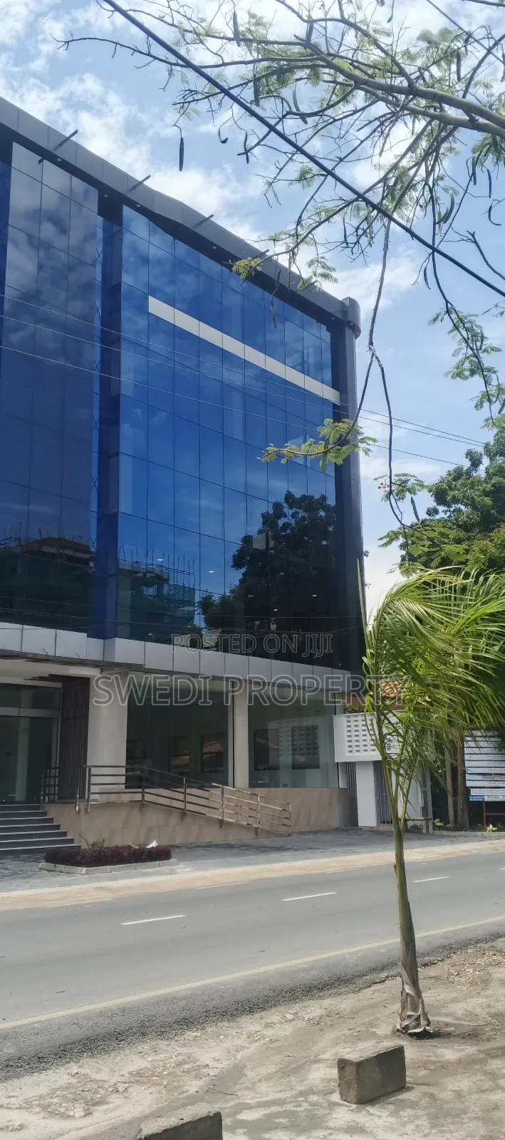 Office to Let in Masaki