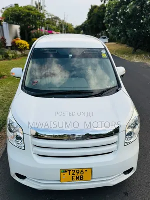 Toyota Noah 2008 Off white