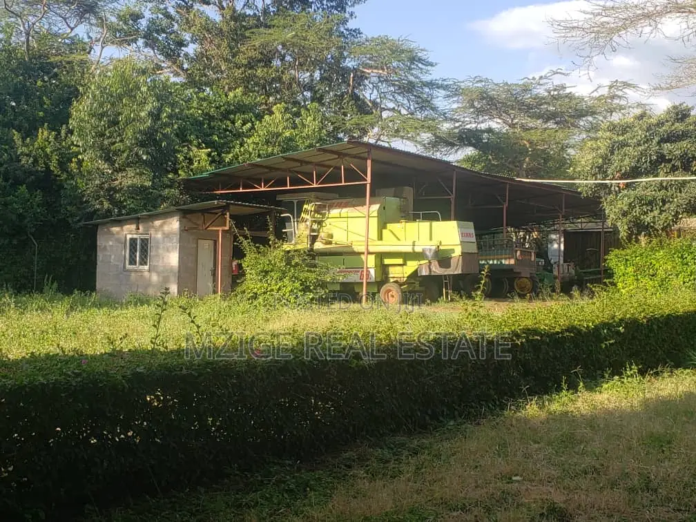 756 Acres Farm Within the Wildlife Corridor 4 Sale in West Kilimanjaro