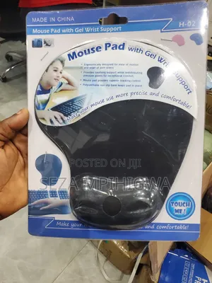 Mouse Pad With Gel Wrist Support