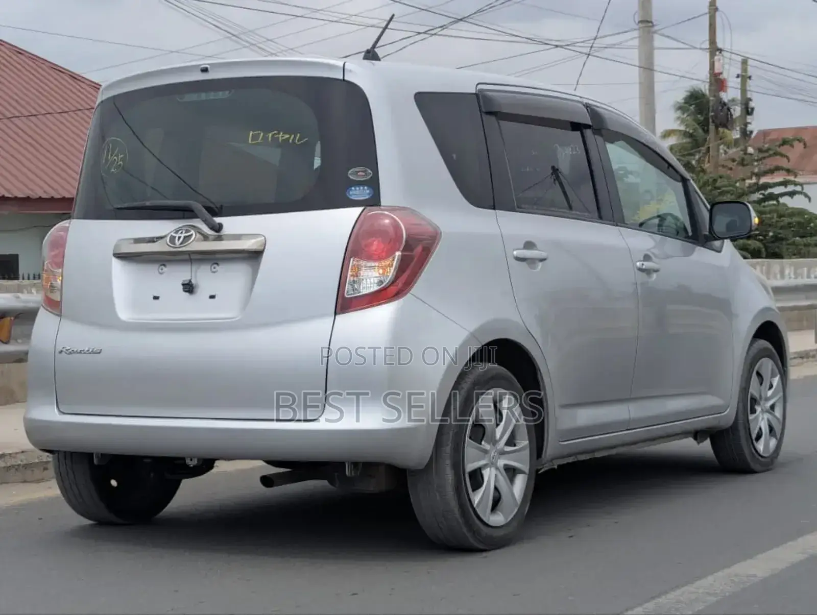 Toyota Ractis 1.5 AWD 2009 White