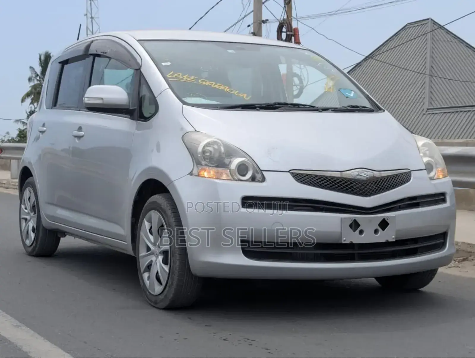 Toyota Ractis 1.5 AWD 2009 White