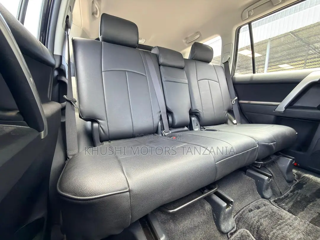 Toyota Land Cruiser Prado 2.8 2022 Black